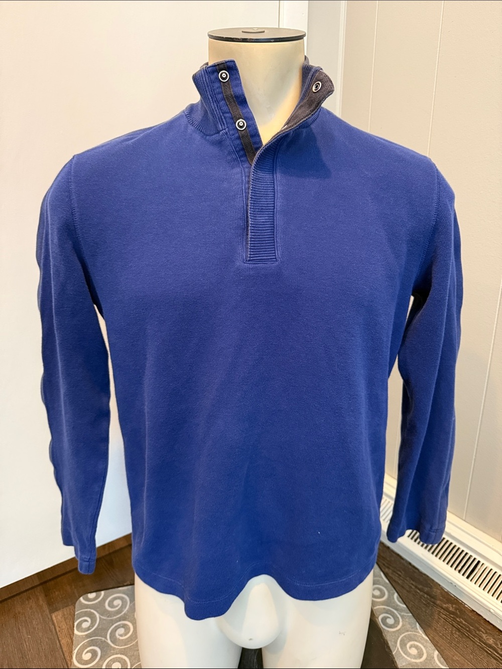 E BOSS Hugo Boss Men's Medium Cobalt Blue Turtleneck Sweater